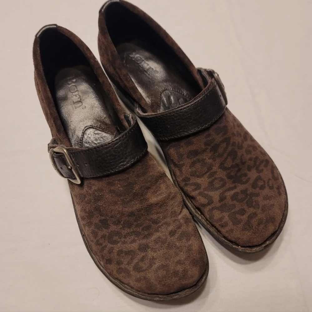 Born Slip On Clogs Mules Womens Size 9/40 Suede Cheetah/ Leopard Print VGC